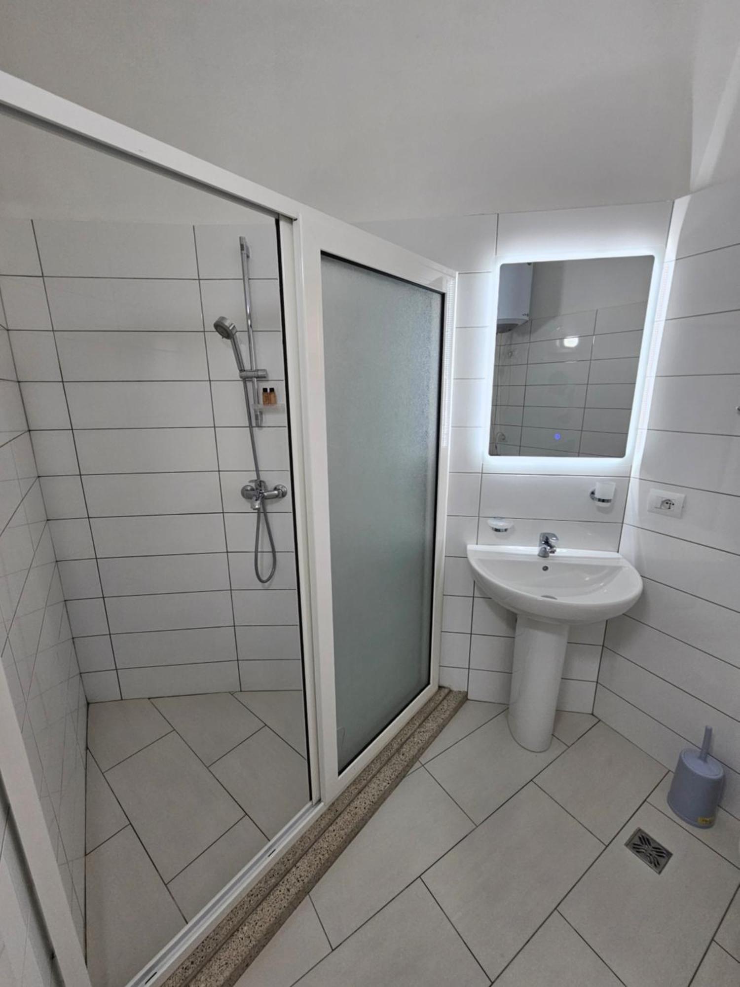 Eagle'S Nest Apartment Shkoder Exterior photo
